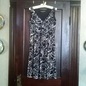 Jones Wear Black and Off White Print Dress